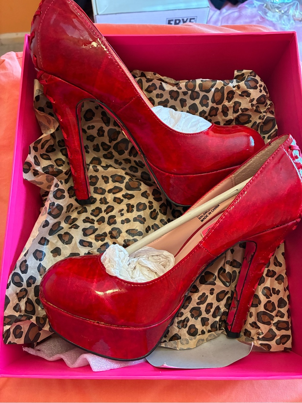 Betsy Johnson red Dita platform corset pumps s7 almost new worn 1x 👠👠 - Picture 2 of 11